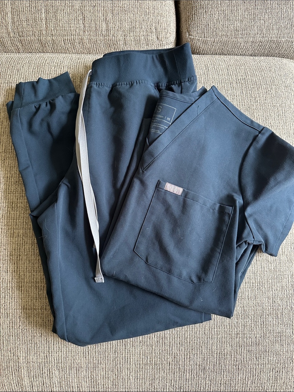 Figs Women's Grey Scrub Top and Jogger Pants Set